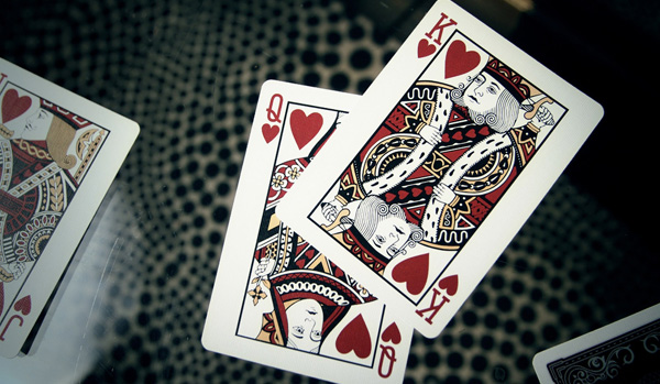 CROWN DECK luxury 3色 The Blue Crown: “The Crown Deck: Luxury Edition” | PLAYING CARDS +