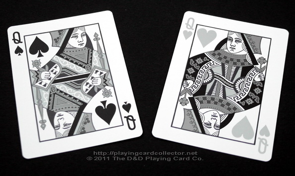 Fantastique-Playing-Cards-Queen-of-Spades-Queen-of-Hearts