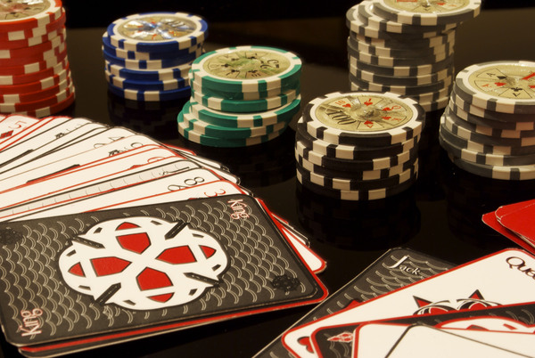 Typographic_Playing_Cards_by_Michael_Lemma_4