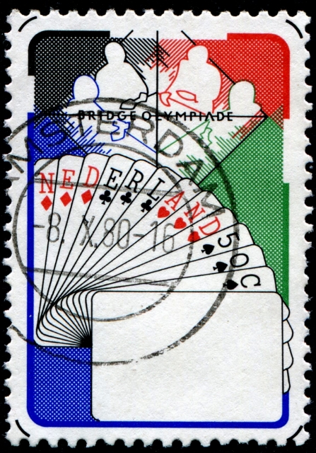 Bridge-players-and-Netherlands-hand